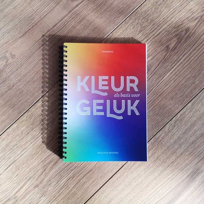 Kleur als basis voor geluk by Merijntje Betzema