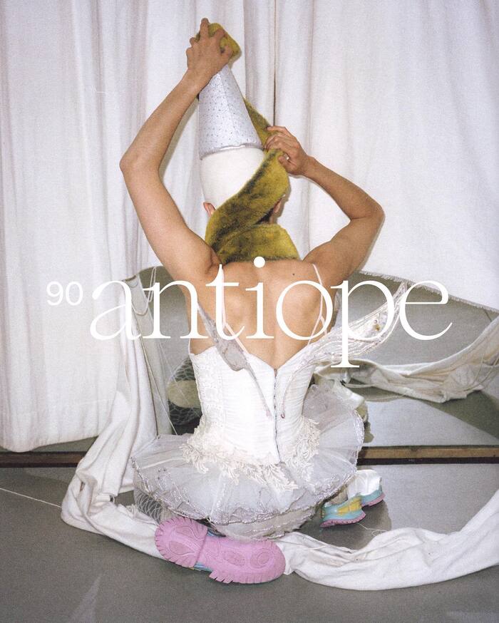 (90)antiope logo and issue 1, series 1—19 3