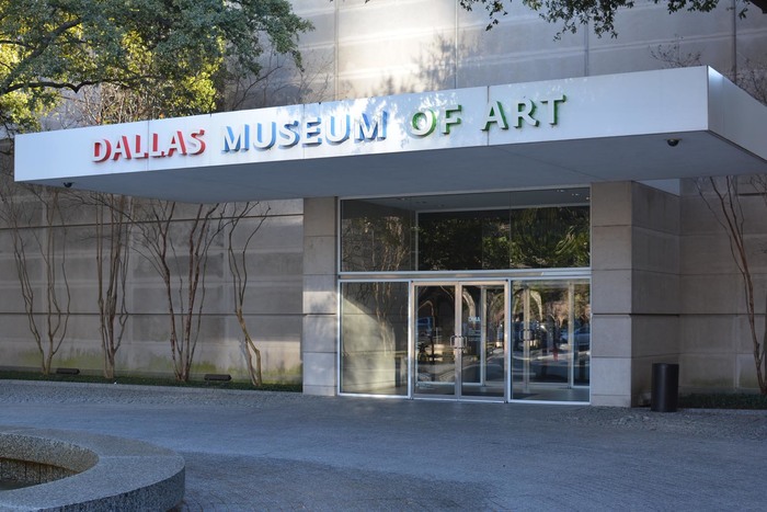 Dallas Museum of Art signs 5