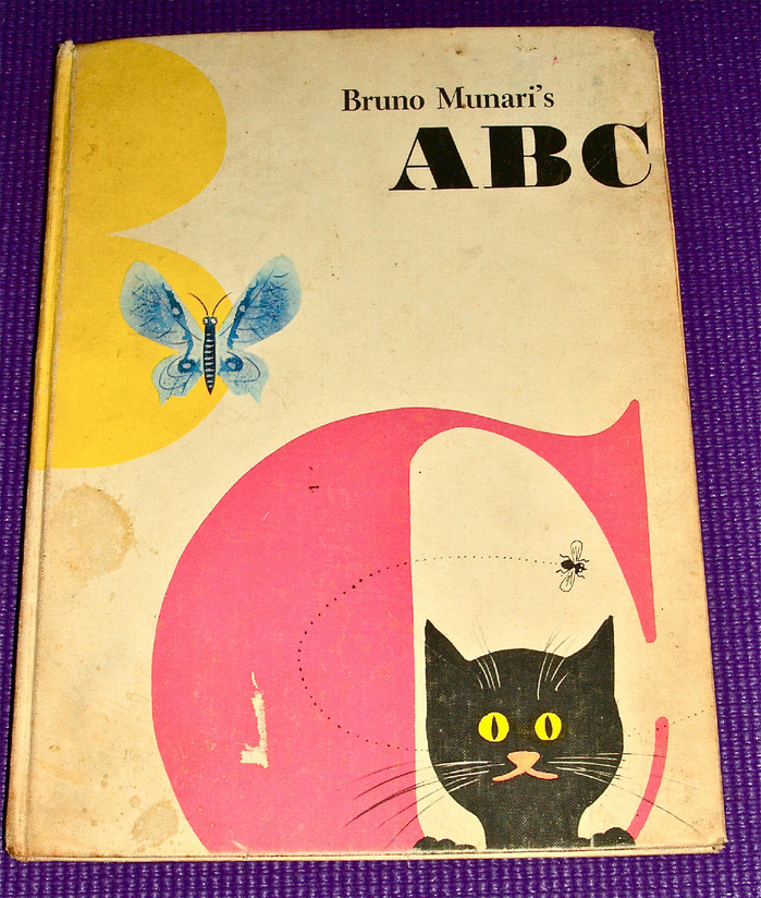 Bruno Munari’s ABC, first edition and Chronicle Books edition 7