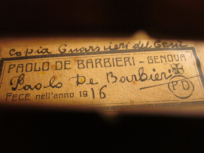 “Copia Guarneri del Gesù / Paolo De Barbieri – Genova / Fece nell’anno 1916”