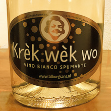 Krèk wèk wo sparkling wine label