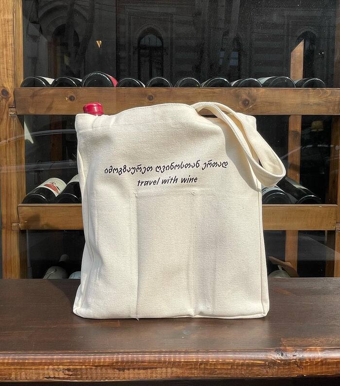 Dadi wine tote bag 1