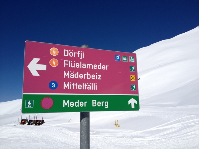 Sign in Pischa, Davos