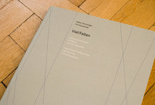 <cite>Viel/Falten. Experimental Configurations with Paintings by Fritz Ruprechter</cite>