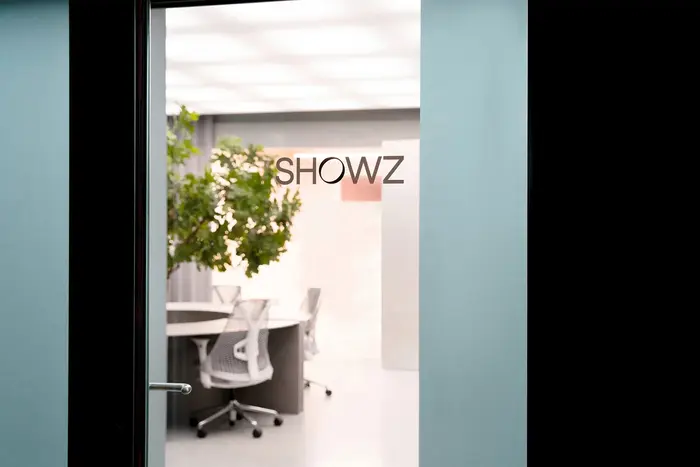 Showz identity 6