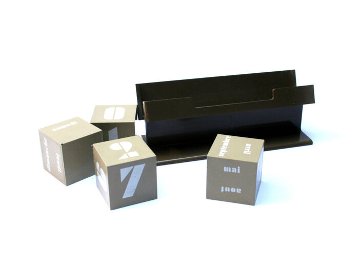 Mid-century perpetual desk calendar 6