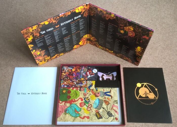 Deluxe Box Set, contents