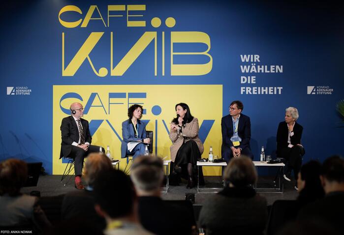 Left to right: Rastislav Káčer, Sabine Adler, Ivanna Klympush-Tsintsadze, Sönke Neitzel, Marie Agnes Strack-Zimmermann. The slogan is set in all-caps .
