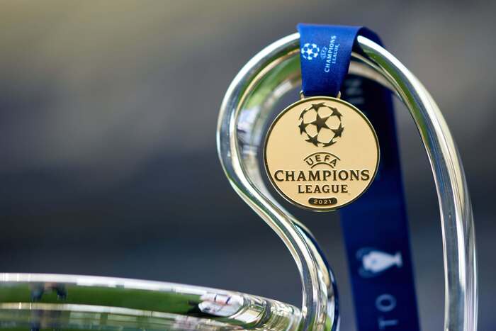 UEFA Champions League logos (1992, 2020) 7
