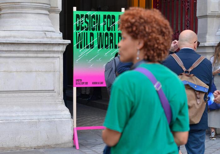The wooden structures for the signs were made by Swen Renault and Alex Kouklia.