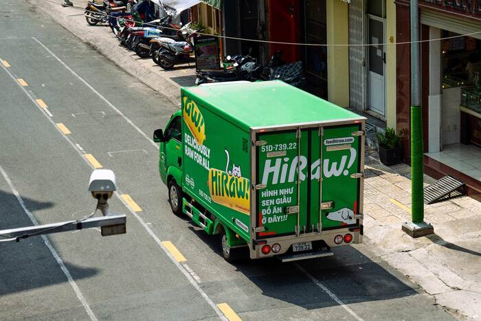 HiRaw! pet food rebrand 13