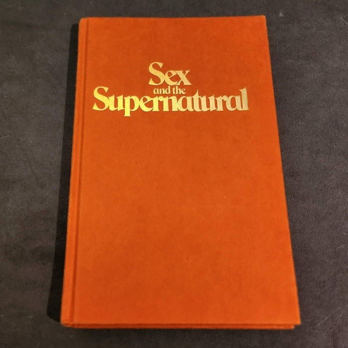 Sex and the Supernatural by Benjamin Walker (Castle Books) 3