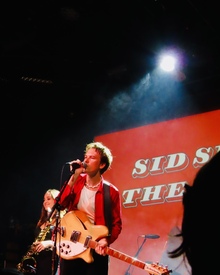 Sid Simons &amp; The Darlings stage graphics