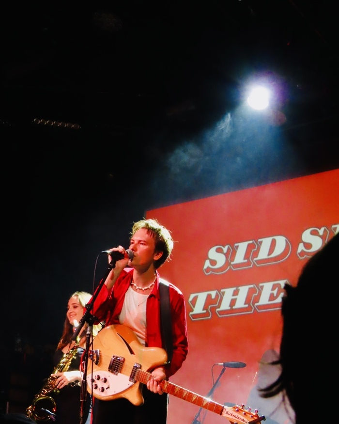 Sid Simons & The Darlings stage graphics 1