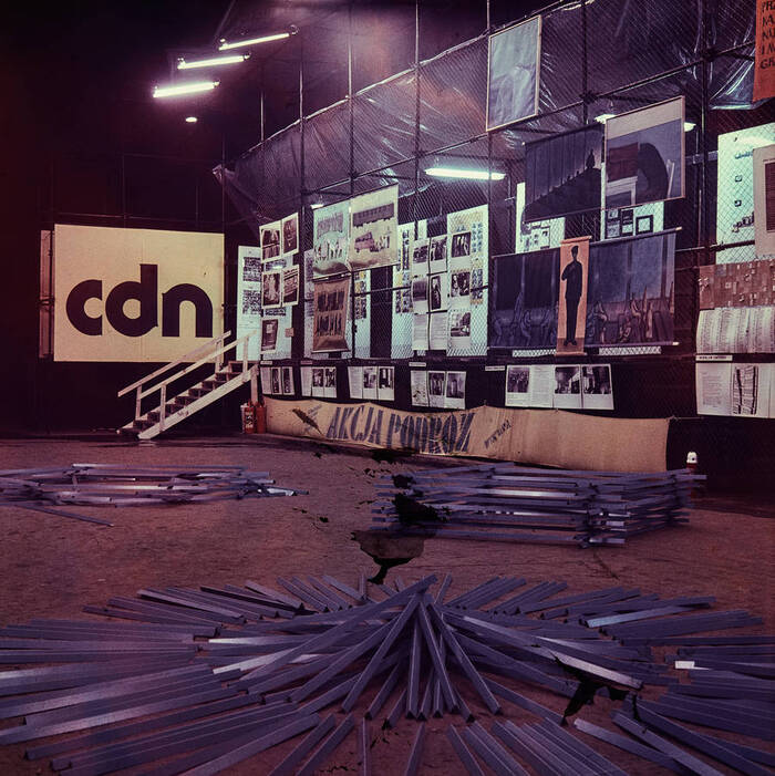 Exhibition CDN – Presentations of Young Art  under the Poniatowski Bridge, 1977 ©&nbsp;Zygmunt Rytka
