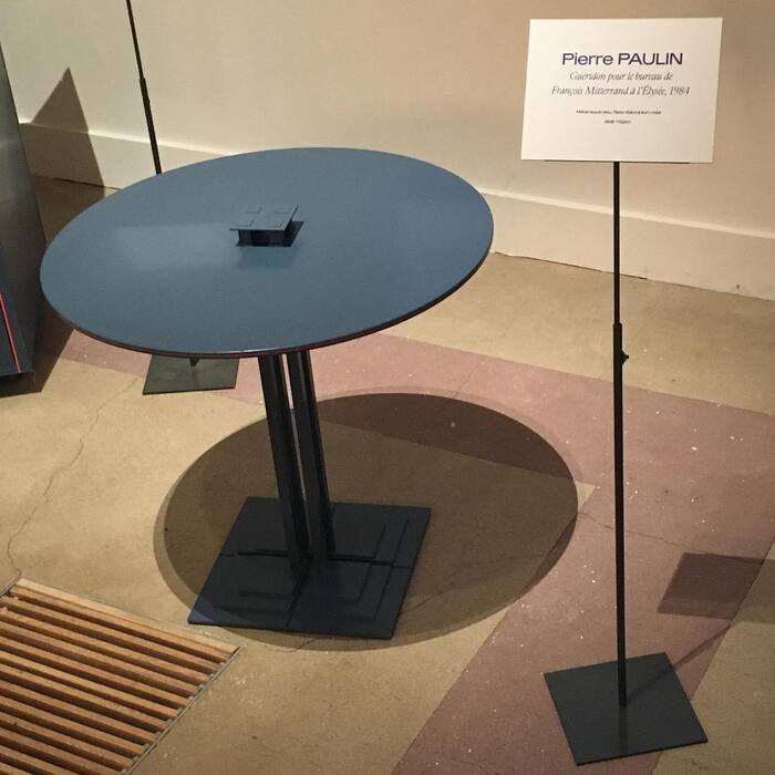 Mars and Cardinal for the labels in the exhibition: table by Pierre Paulin