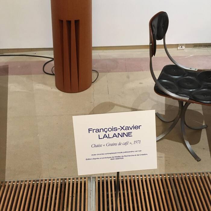 Mars and Cardinal for the labels in the exhibition: chair by François-Xavier Lalanne