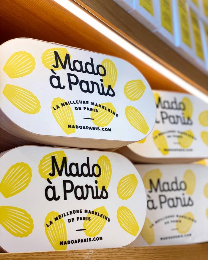 Box design featuring the logo in  and the claim and URL in caps from 