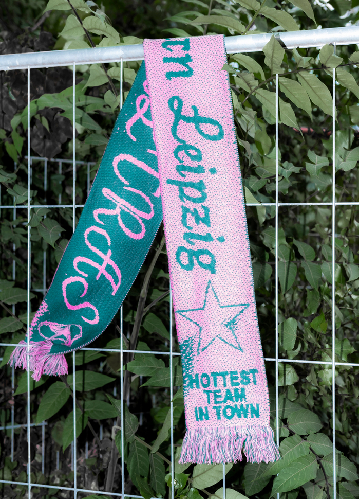 FLINTA* Roter Stern Leipzig scarf
