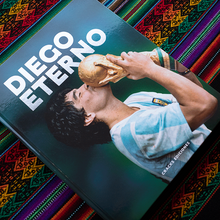 <cite>Diego eterno</cite> by Cracks ediciones