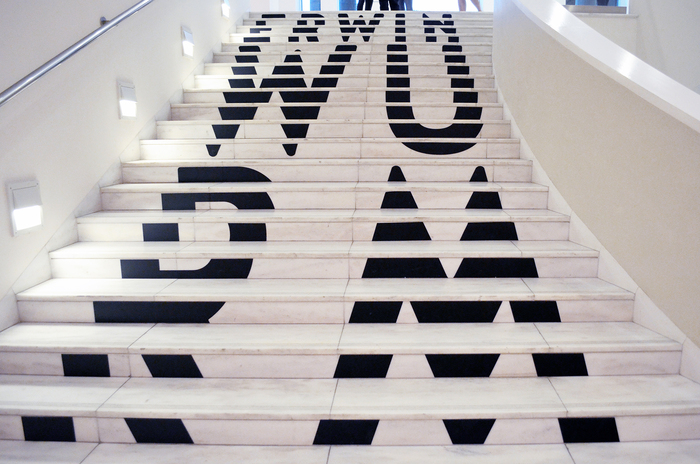 Erwin Wurm: One-Minute Works, Ludwig Museum 10