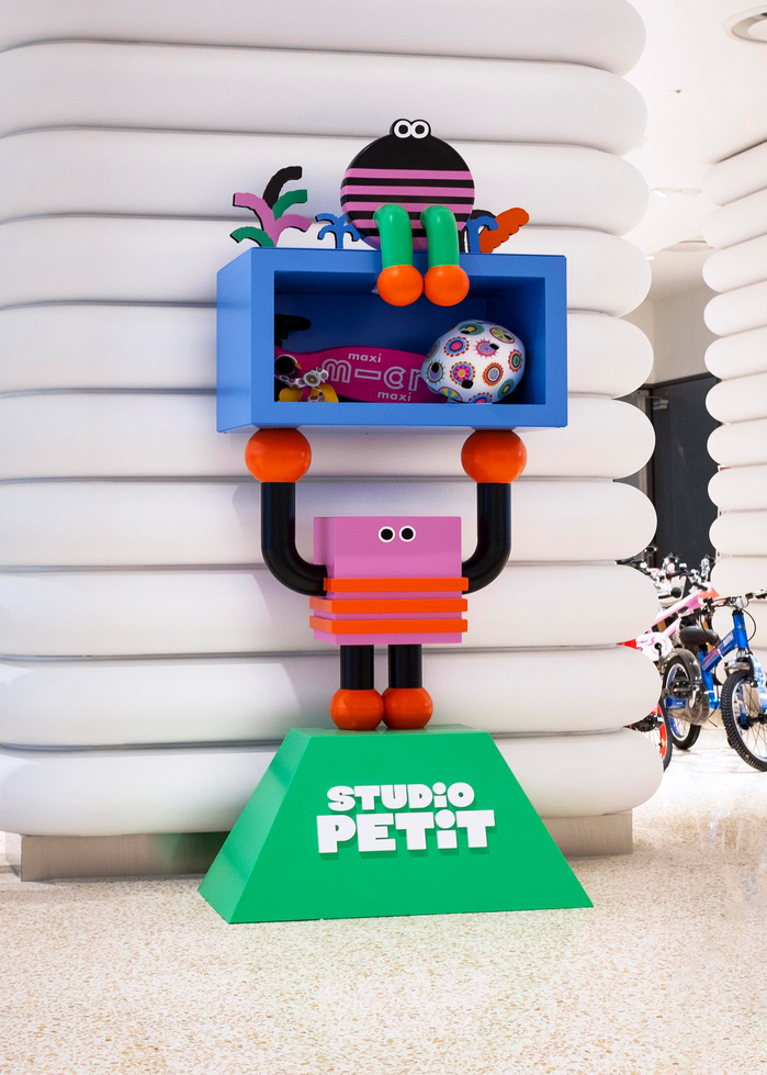 Petit Planet 4