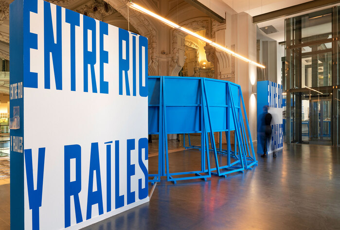 Entre río y raíles exhibition 5