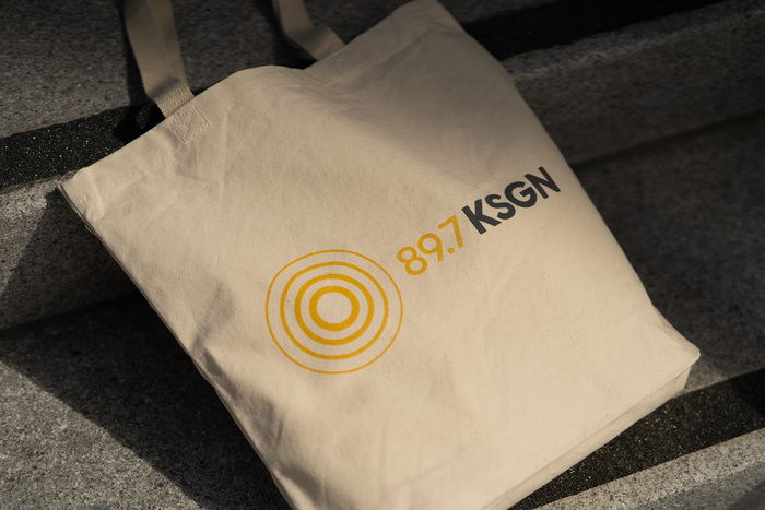 89.7 KSGN 6