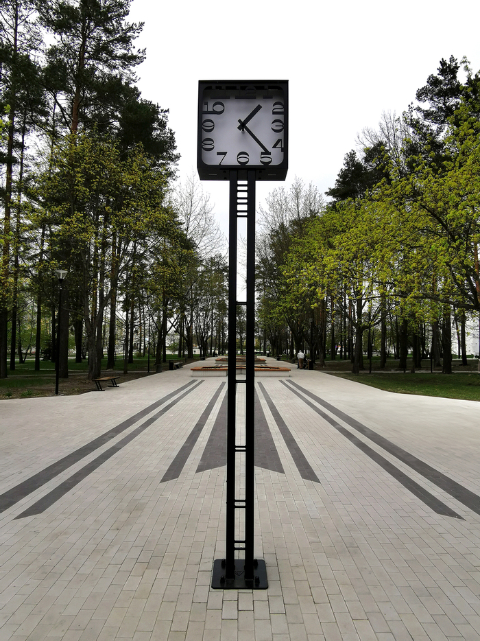 Slavutych clock installation 2
