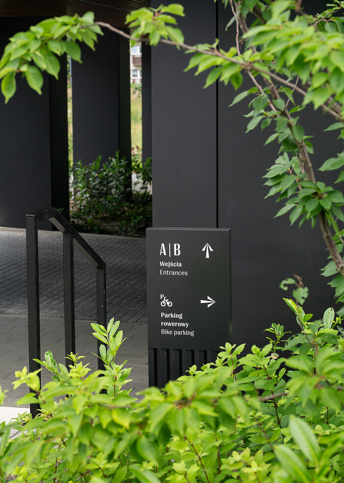 Lakeside office buildings wayfinding system 2
