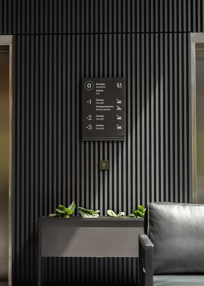 Lakeside office buildings wayfinding system 7