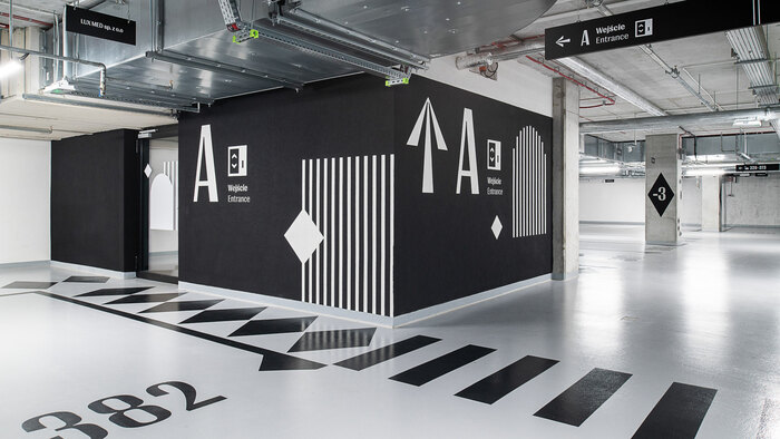 Lakeside office buildings wayfinding system 14