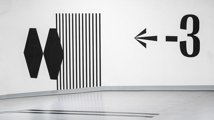 Lakeside office buildings wayfinding system 16