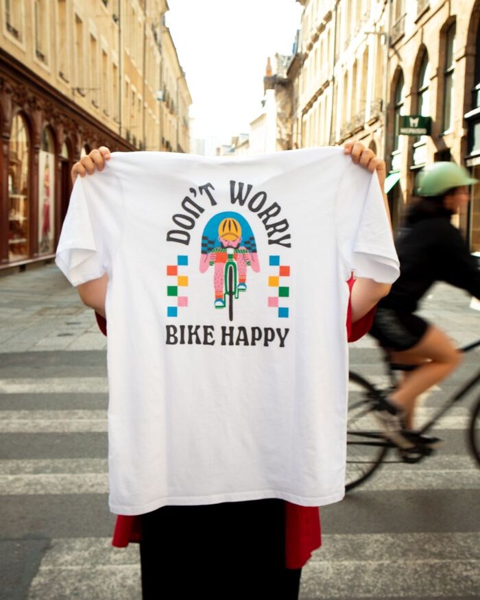 “Don’t Worry, Bike Happy” T-shirt 3