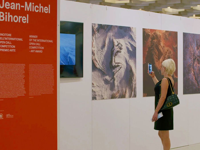 XIV Florence Biennale wayfinding 5