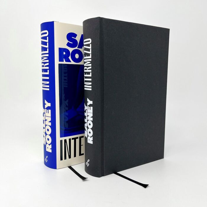 Book jacket and cover of the German edition by Claassen