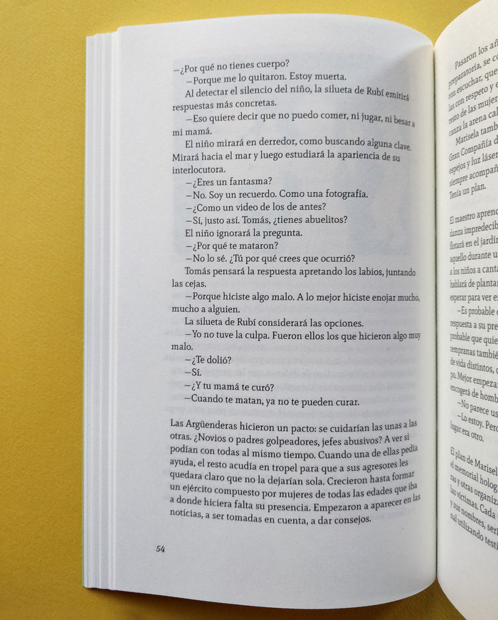 Im Garten werden sie träumen / Soñaran en el jardín by Gabriela Damián Miravete 7