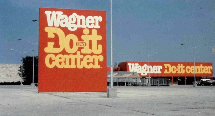 Wagner Do it Center in Peru, Illinois. This location would close in 1994.