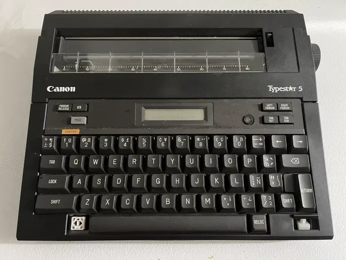 Canon Typestar 5