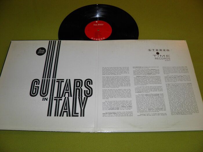 On the gatefold, “GUITARS” and “ITALY” were aligned to the letter I, and the open stems extended all the way to the top edge.