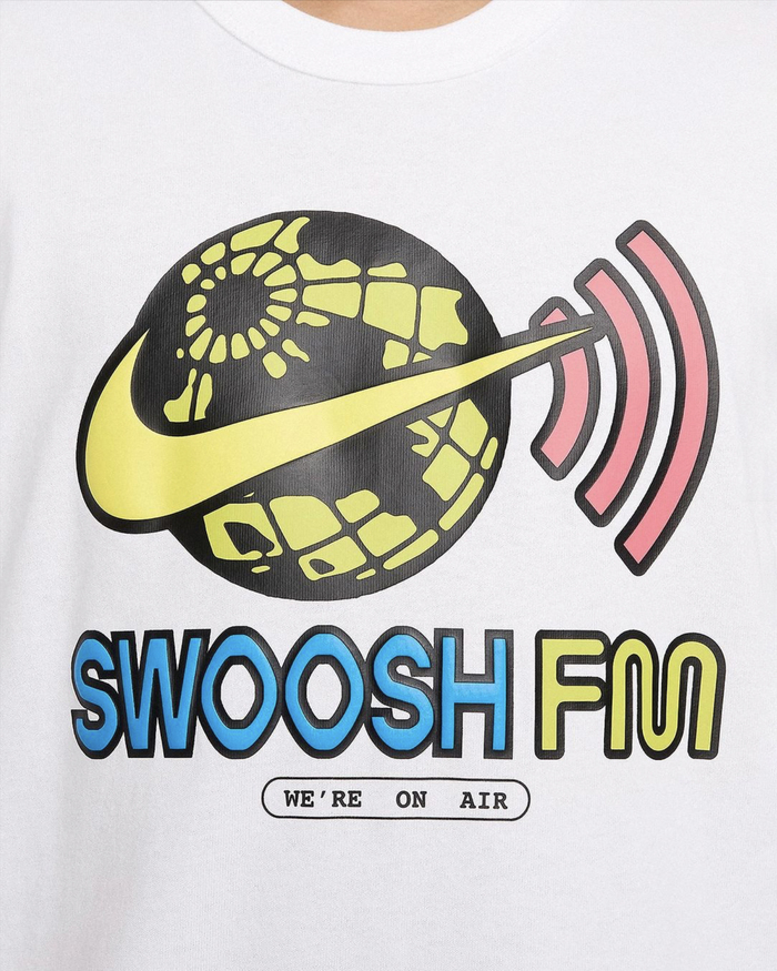 Nike SWOOSH FM 1