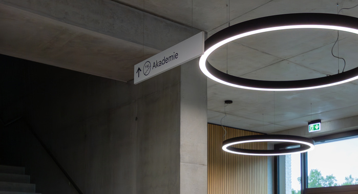 Orientation system in the new “Hochpunkt” central administration building in Sindelfingen