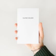 <cite>Kleine Häuser</cite>