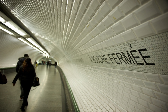 Arial Mosaic in the Paris Métro 1