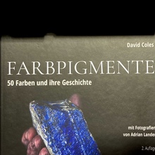 <cite>Farbpigmente: 50 Farben und ihre Geschichte</cite> by David Coles