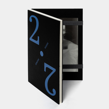 <cite>Divas otrās</cite> by Semjons Haņins