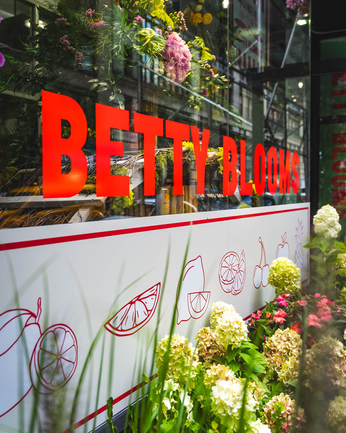 Betty Blooms 4