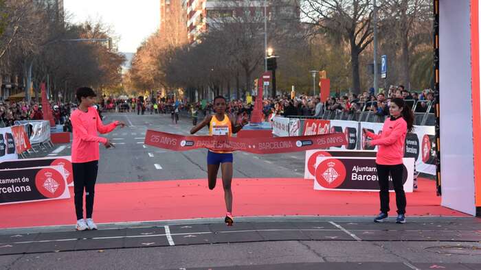 Beatrice Chebet on the finish line