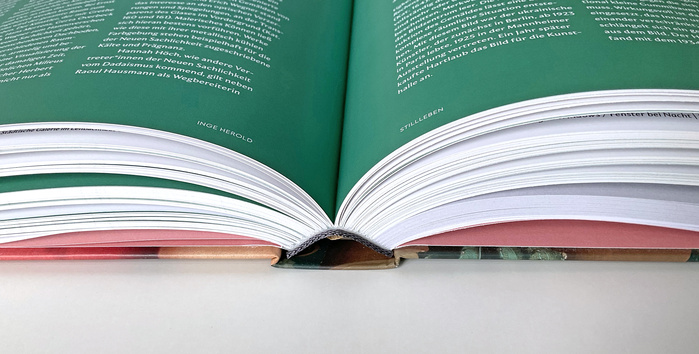 Die Neue Sachlichkeit / The New Objectivity exhibition catalog 5